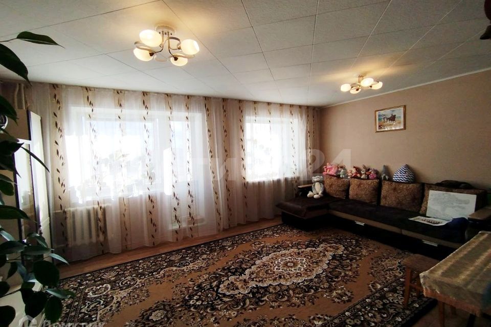 Продаётся 3-комнатная квартира, 109 м²
