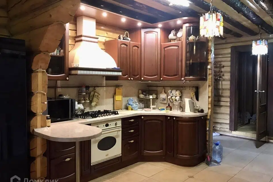 Продаётся 2-этажный дом, 250 м²