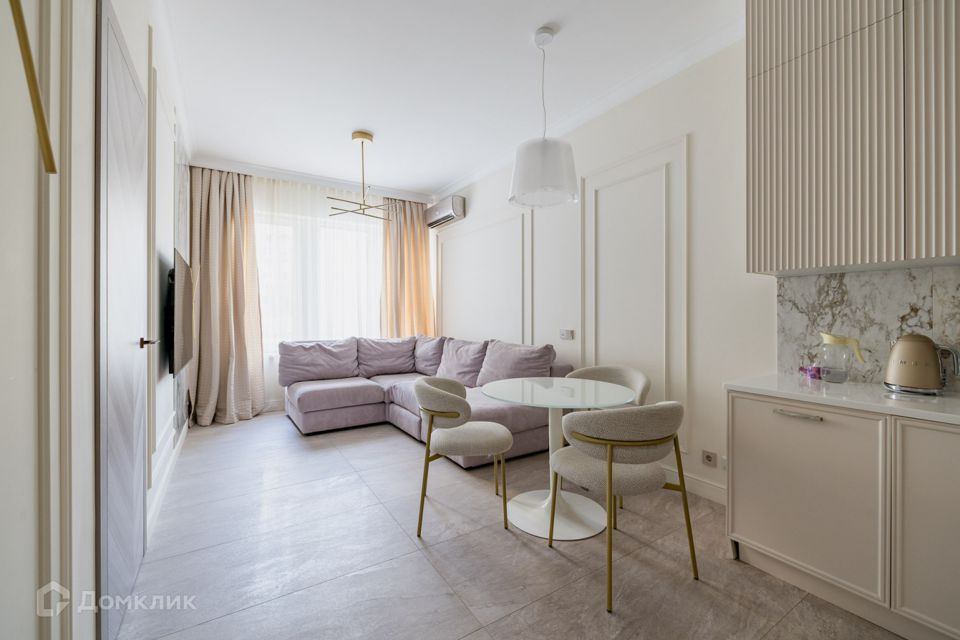 Продаётся 2-комнатная квартира, 65 м²