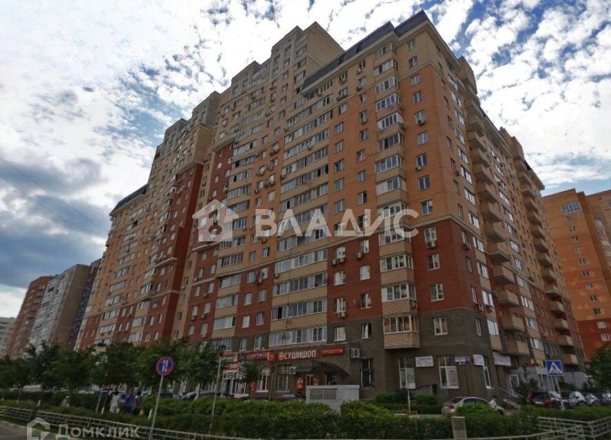 Продаётся 1-комнатная квартира, 42.7 м²