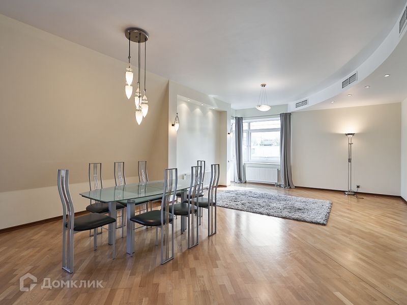 Сдаётся 4-комнатная квартира, 162 м²