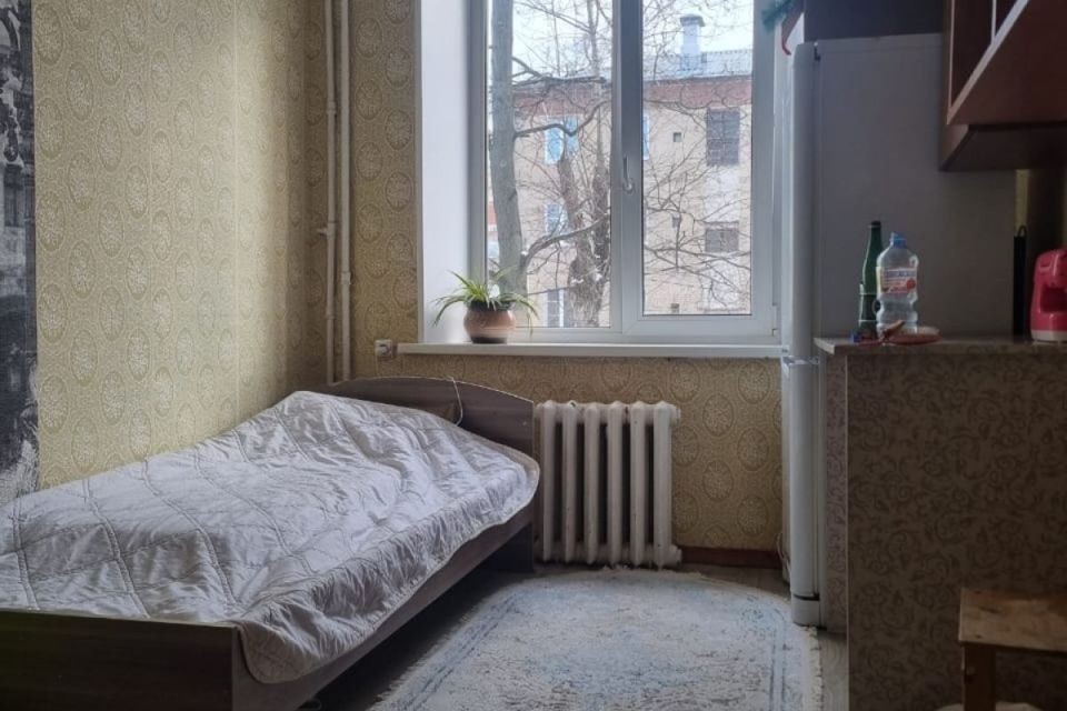 Продаётся комната в 3-комн. квартире, 9.5 м²