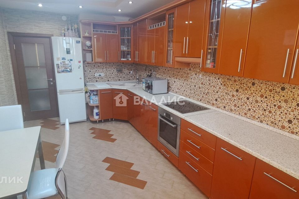 Продаётся 2-комнатная квартира, 63.7 м²