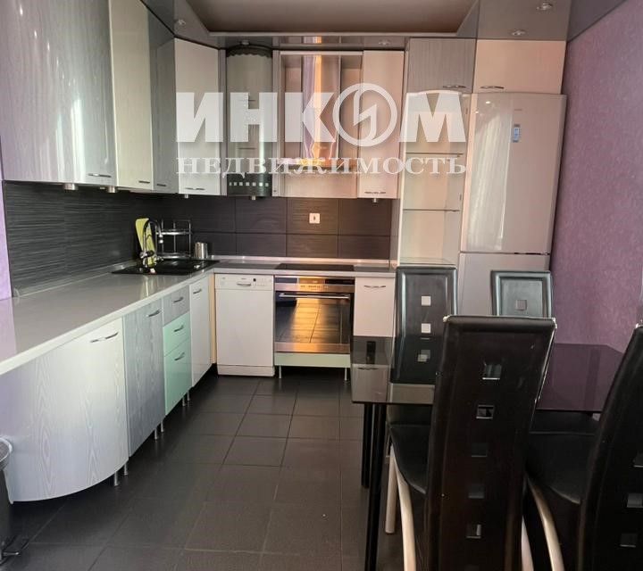 Сдаётся 4-комнатная квартира, 110 м²