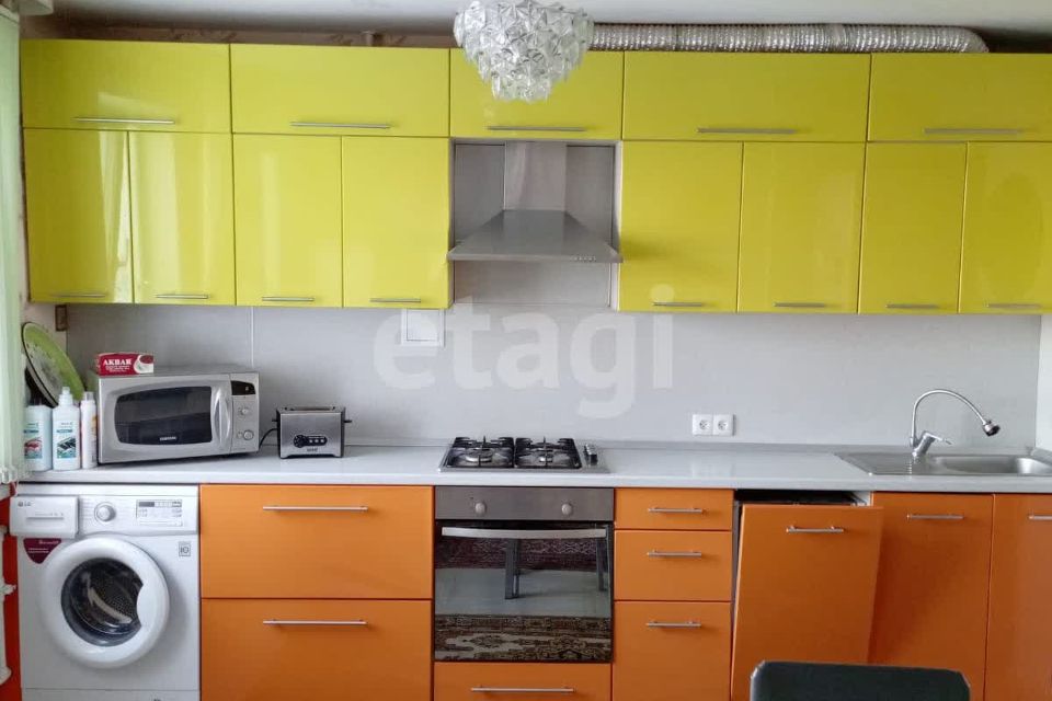 Продаётся 3-комнатная квартира, 61.9 м²