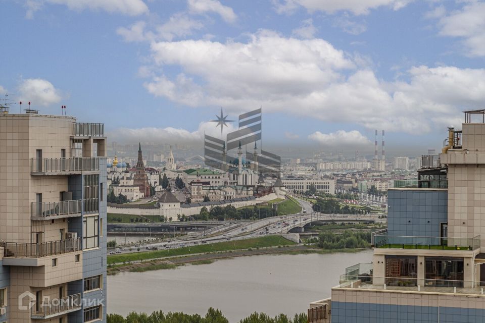 Продаётся 5-комнатная квартира, 235 м²