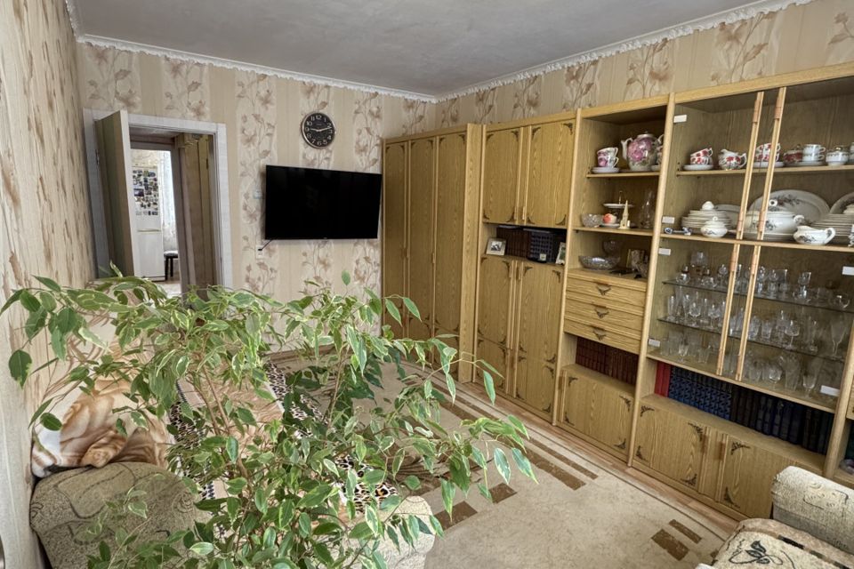 Продаётся 4-комнатная квартира, 60.3 м²