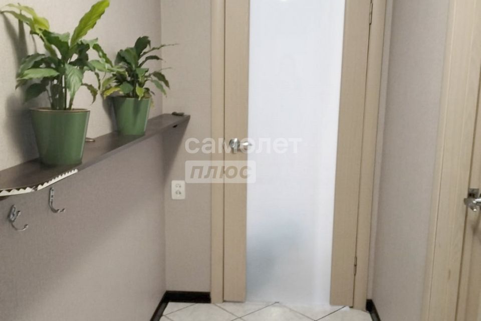Продаётся 4-комнатная квартира, 61.2 м²