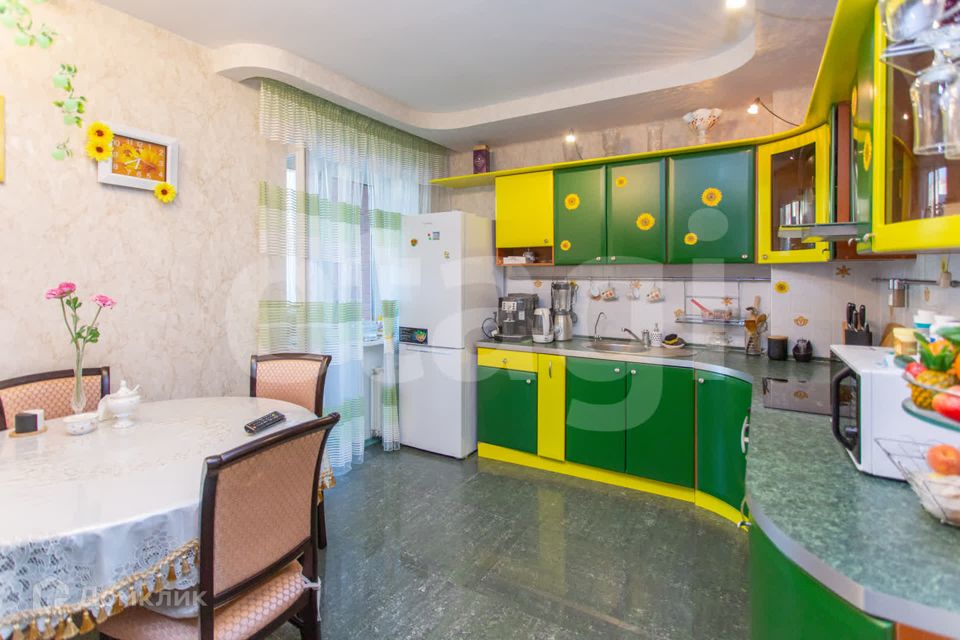 Продаётся 2-комнатная квартира, 82 м²