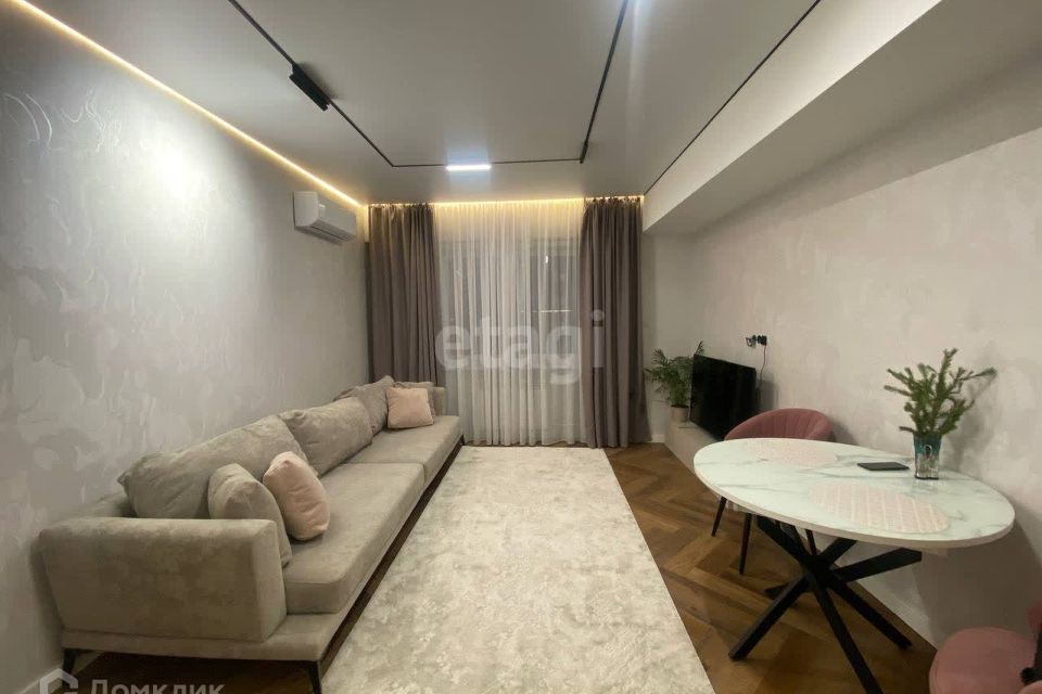 Продаётся 2-комнатная квартира, 63.3 м²