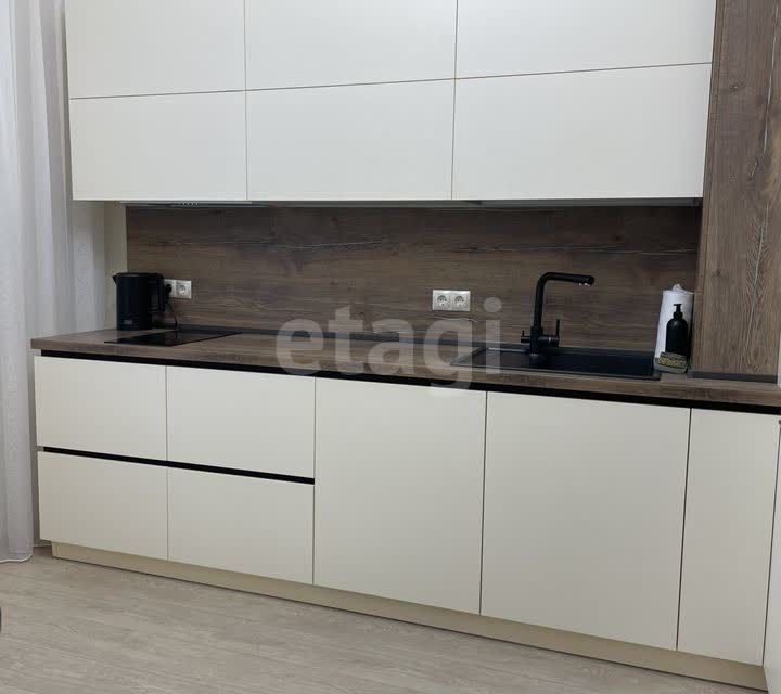 Продаётся 1-комнатная квартира, 46.6 м²