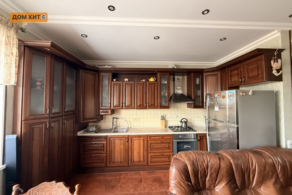 Продаётся 2-комнатная квартира, 106.2 м²