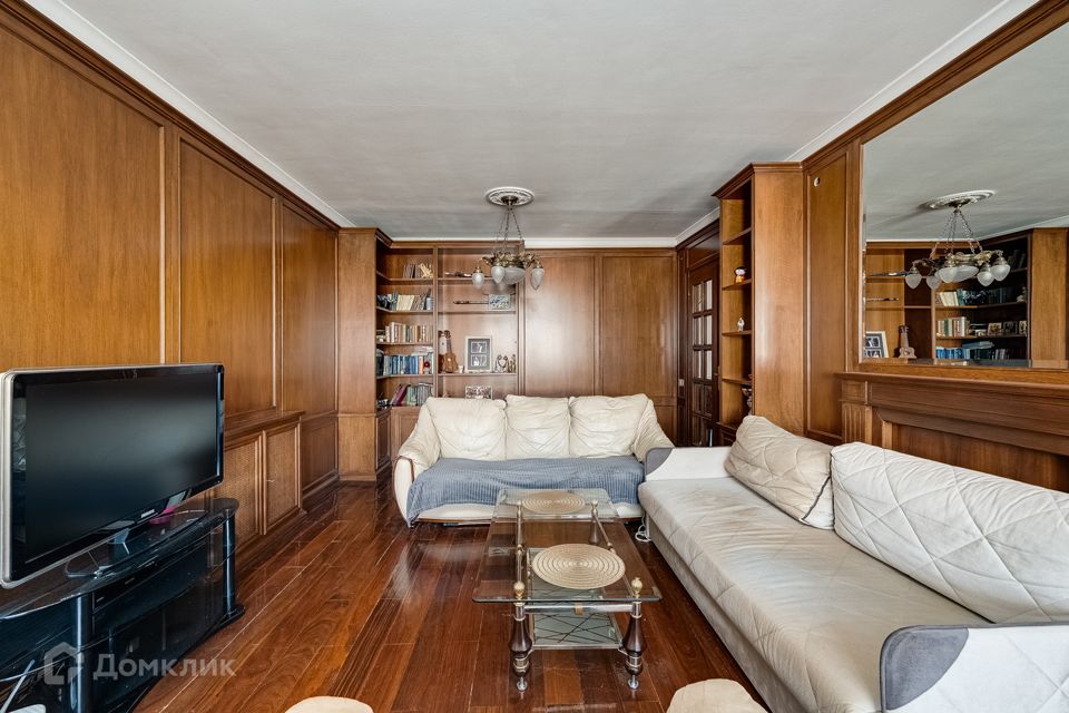 Продаётся 4-комнатная квартира, 120 м²