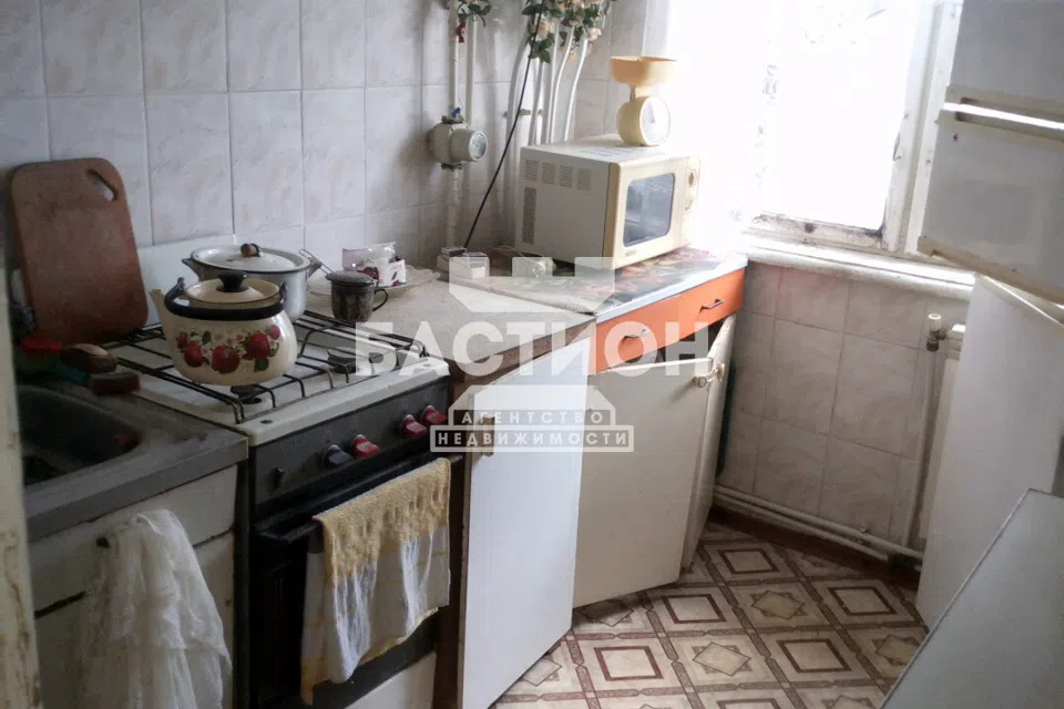 Продаётся 4-комнатная квартира, 72 м²