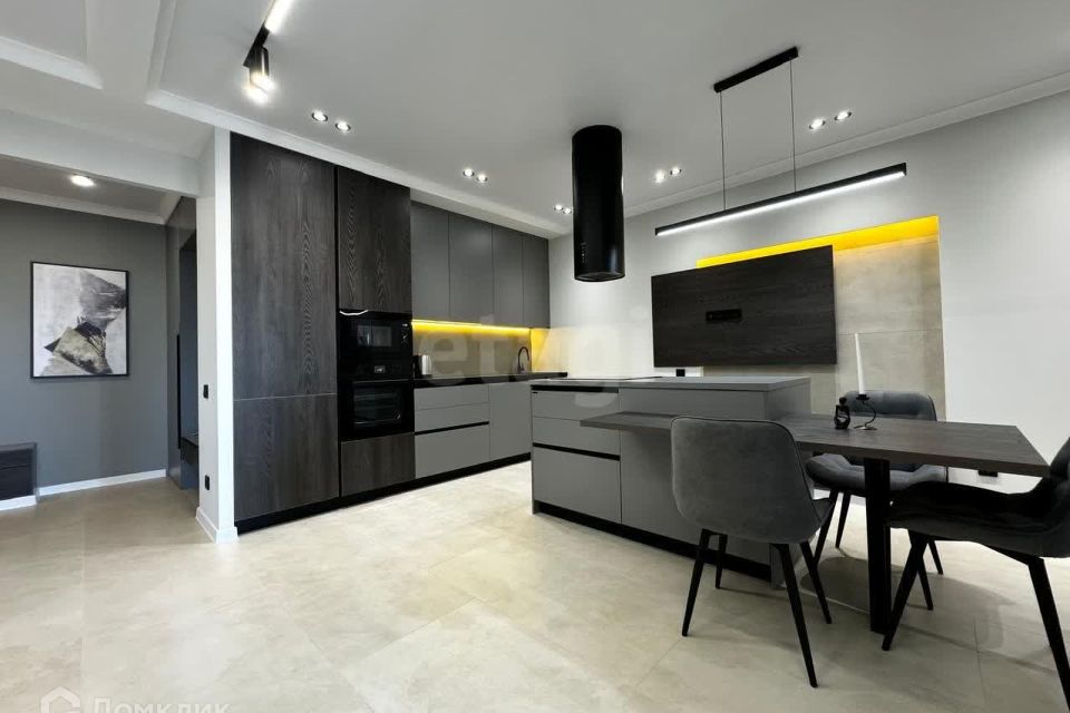 Продаётся 2-комнатная квартира, 69 м²