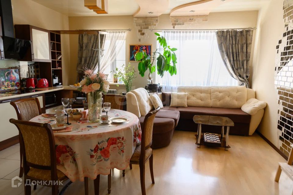 Продаётся 2-комнатная квартира, 78.9 м²