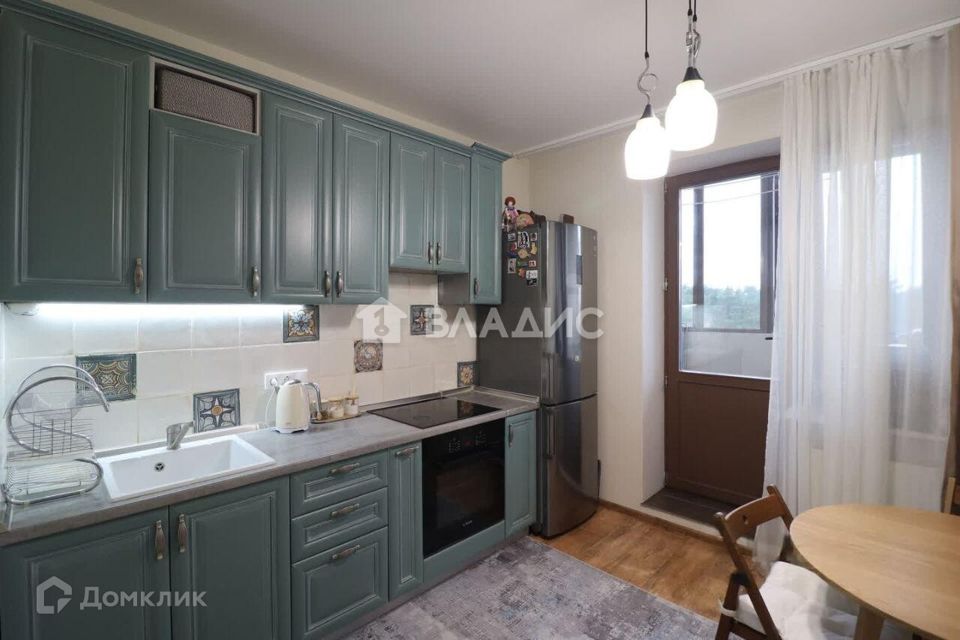 Продаётся 1-комнатная квартира, 42 м²