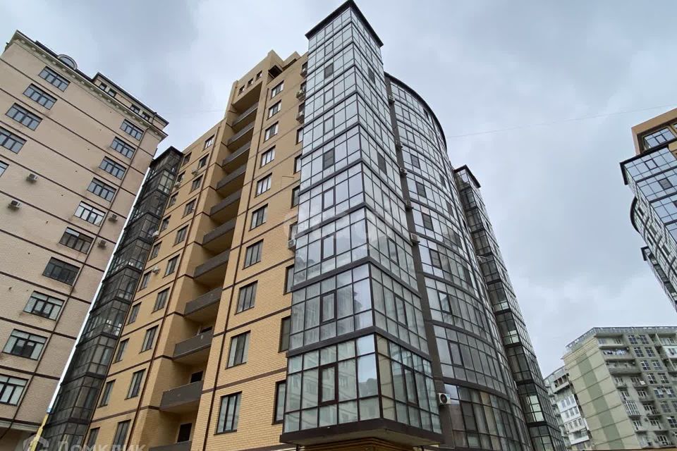 Продаётся 3-комнатная квартира, 122 м²