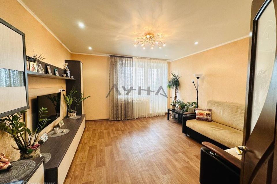 Продаётся 4-комнатная квартира, 76 м²