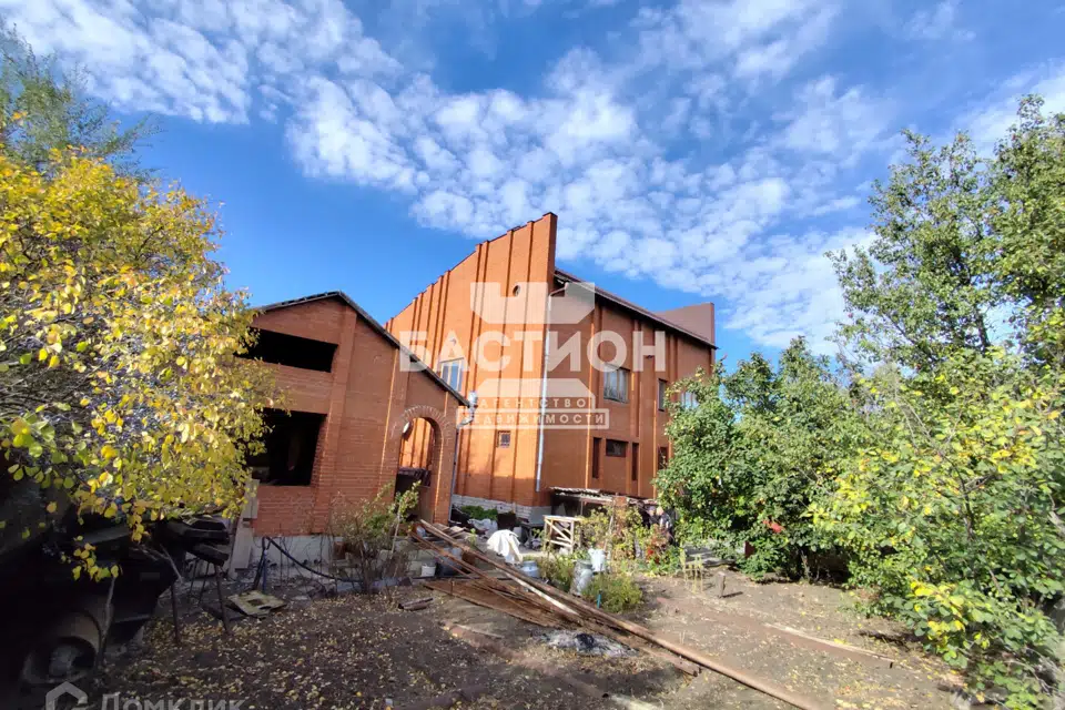 Продаётся 3-этажный дом, 360 м²