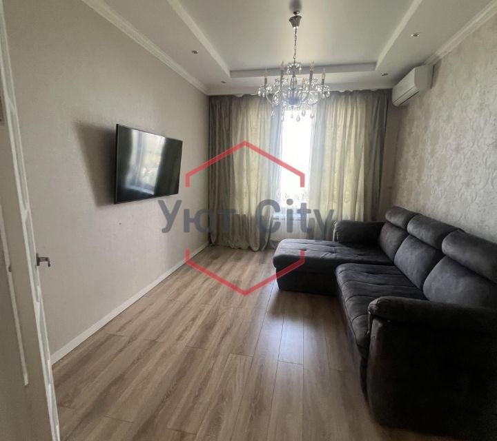 Сдаётся 2-комнатная квартира, 72 м²