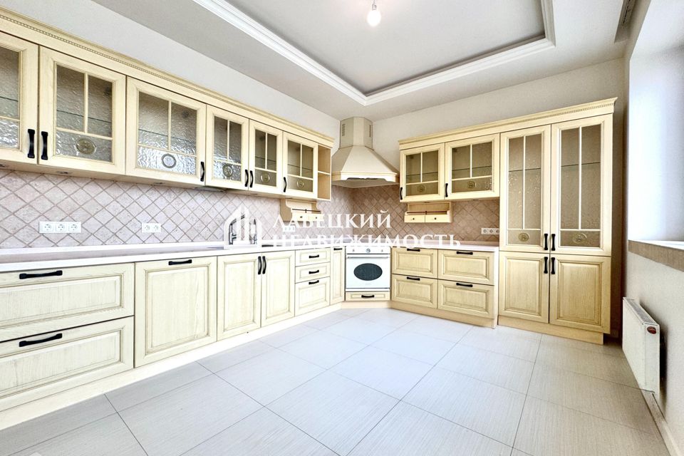 Продаётся 3-комнатная квартира, 97 м²