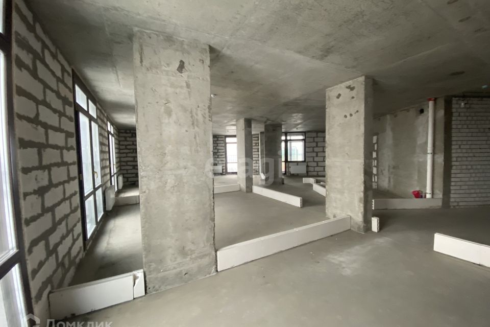 Продаётся 3-комнатная квартира, 122 м²