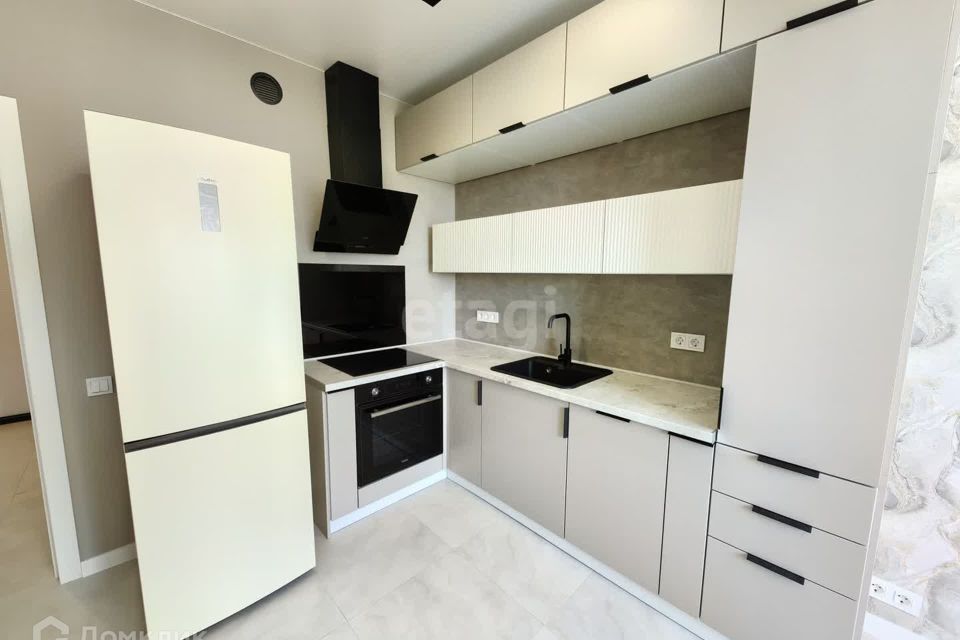 Продаётся 1-комнатная квартира, 42.4 м²