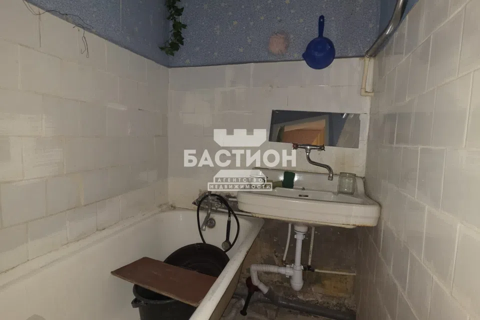 Продаётся 3-комнатная квартира, 55.9 м²