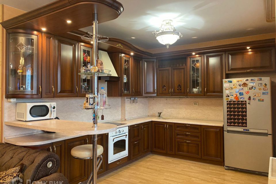 Продаётся 2-комнатная квартира, 102.2 м²