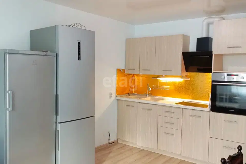 Продаётся 2-комнатная квартира, 72.6 м²