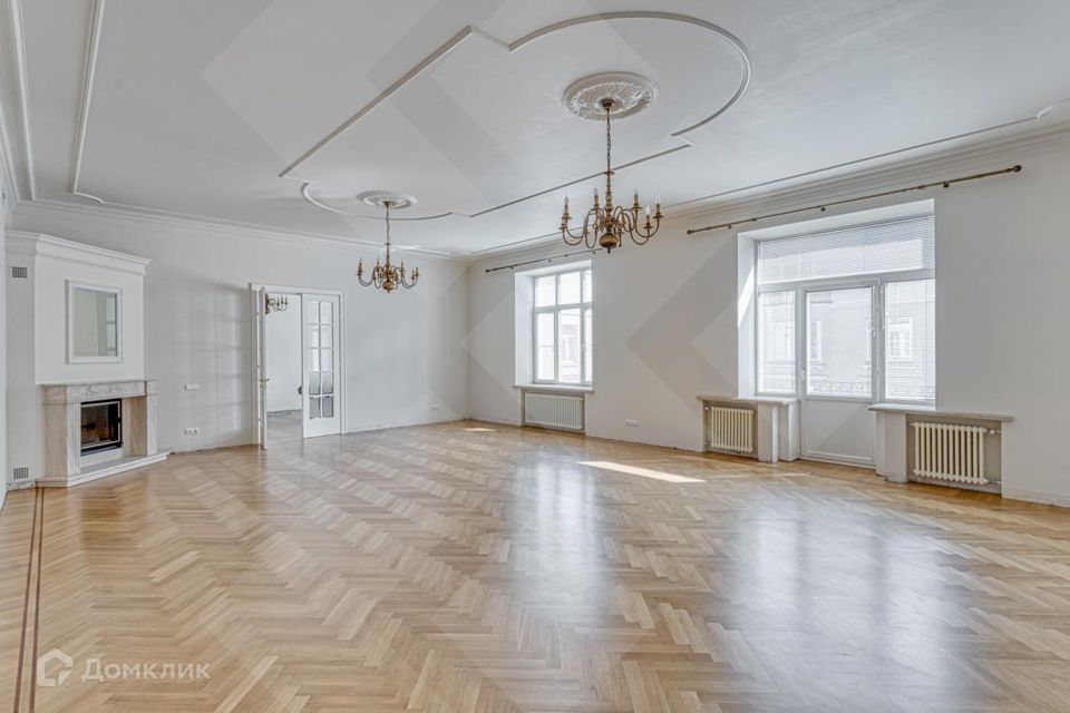 Сдаётся 6-комнатная квартира, 330 м²