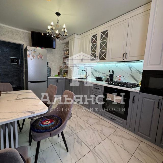 Продаётся 3-комнатная квартира, 64 м²