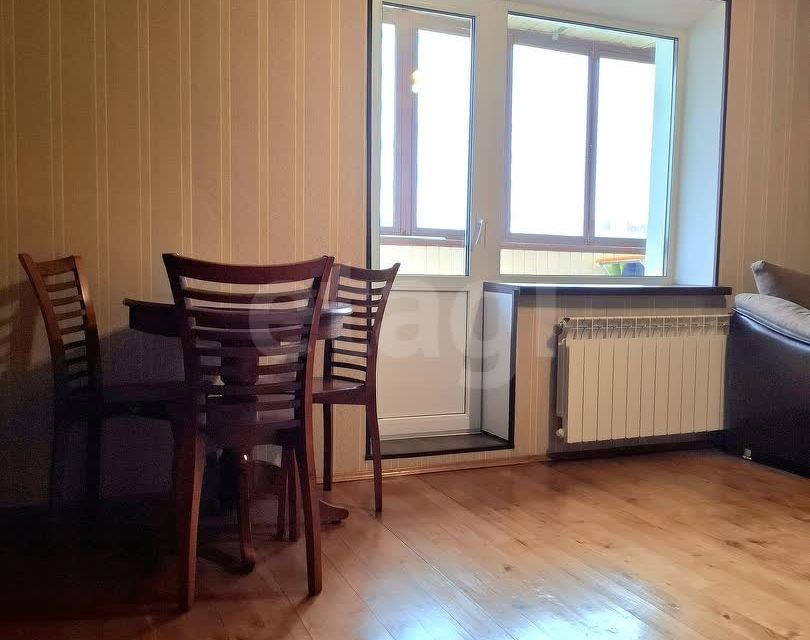 Продаётся 1-комнатная квартира, 41.8 м²