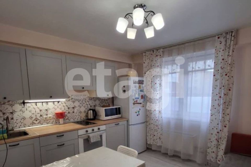 Продаётся 1-комнатная квартира, 45.7 м²