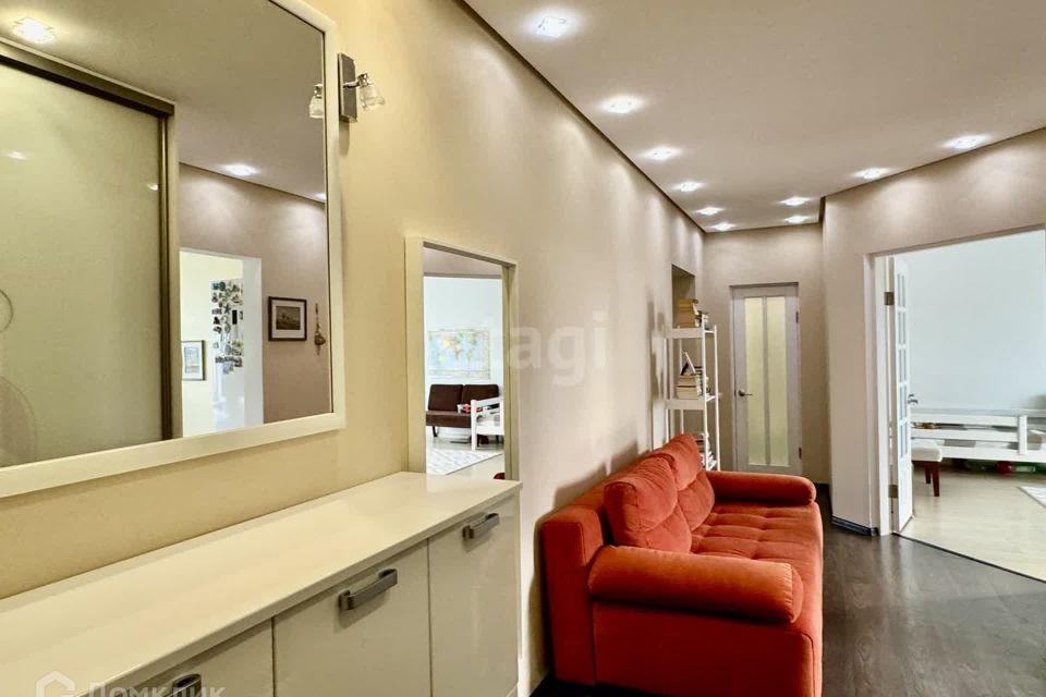 Продаётся 2-комнатная квартира, 72.1 м²