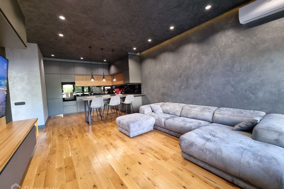 Продаётся 4-комнатная квартира, 124 м²