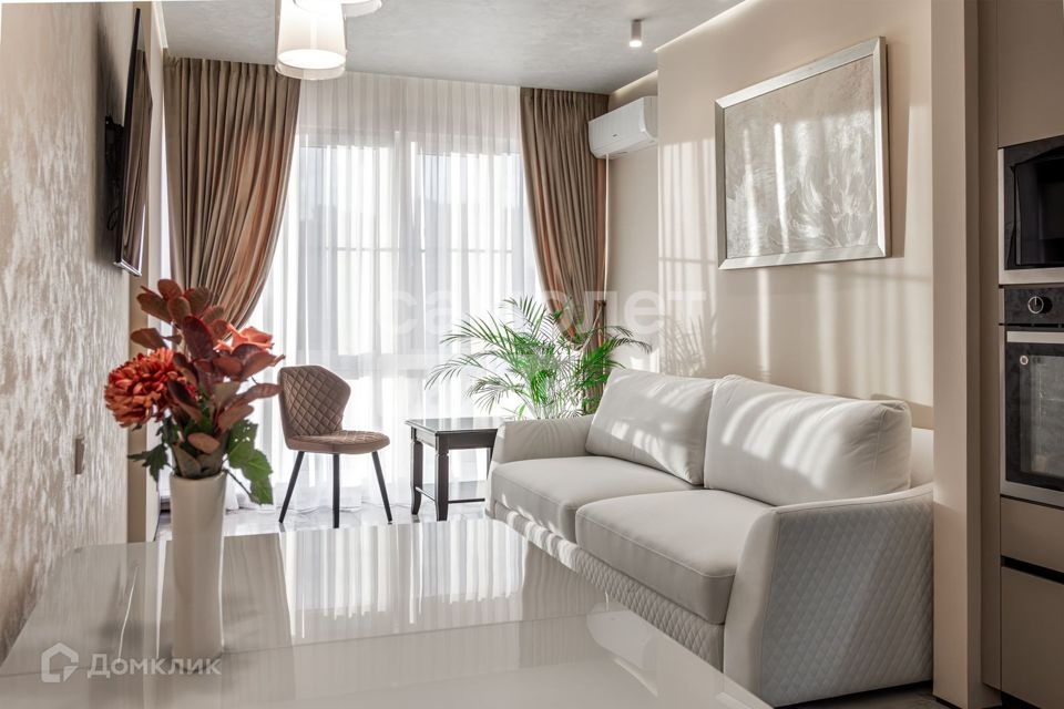 Продаётся 1-комнатная квартира, 52 м²