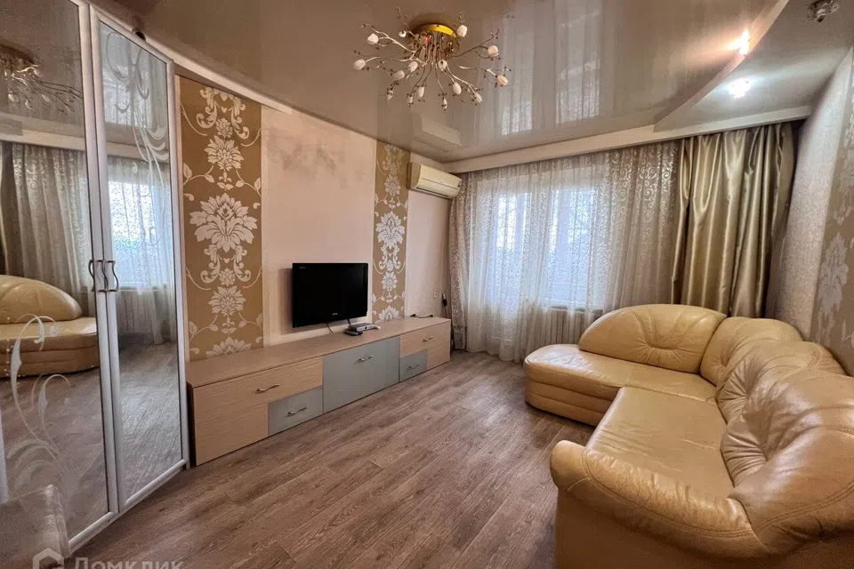 Сдаётся 2-комнатная квартира, 56 м²