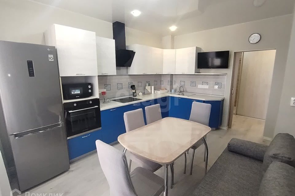 Сдаётся 2-комнатная квартира, 60.8 м²