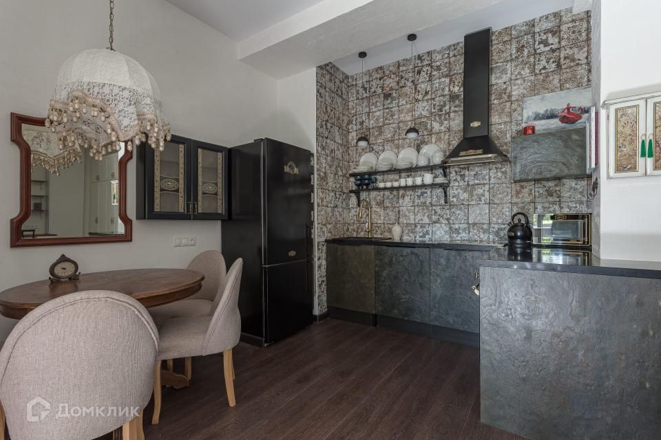 Продаётся 2-комнатная квартира, 57 м²