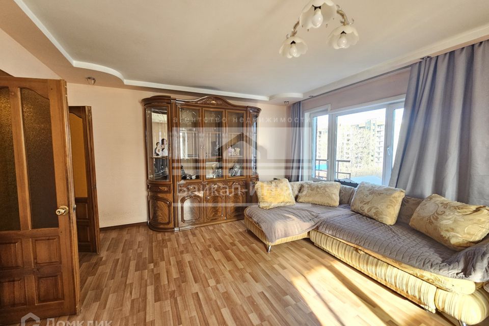 Продаётся 4-комнатная квартира, 100 м²