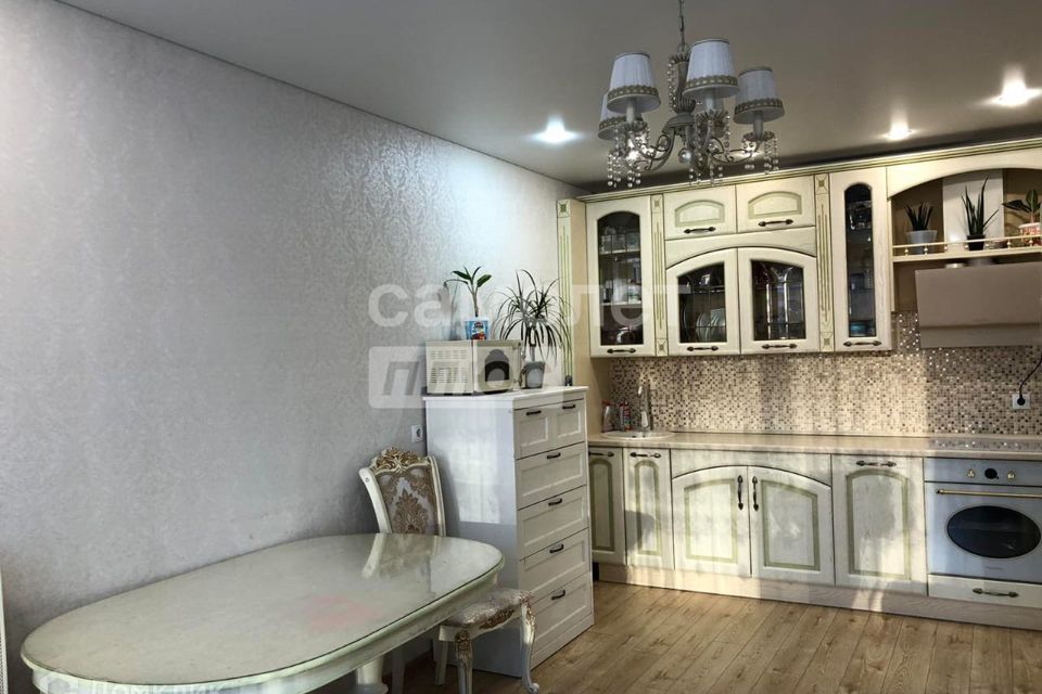 Продаётся 3-комнатная квартира, 90 м²
