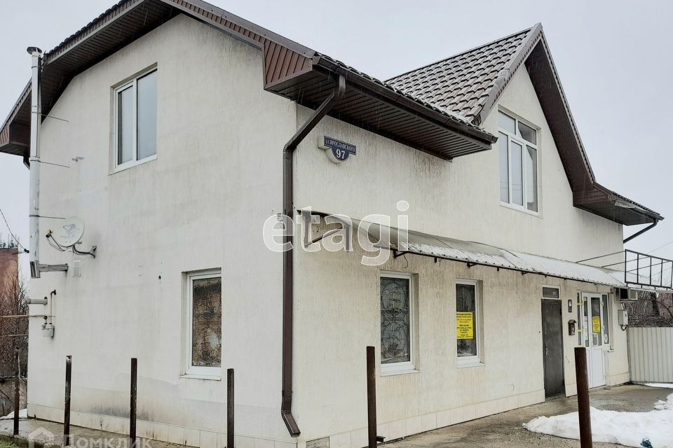 Продаётся 3-комнатная квартира, 143 м²