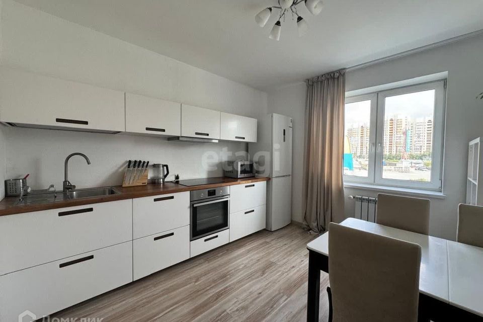 Продаётся 2-комнатная квартира, 71.8 м²