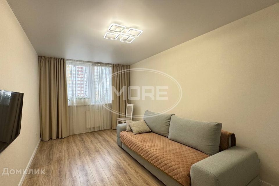 Продаётся 1-комнатная квартира, 42 м²