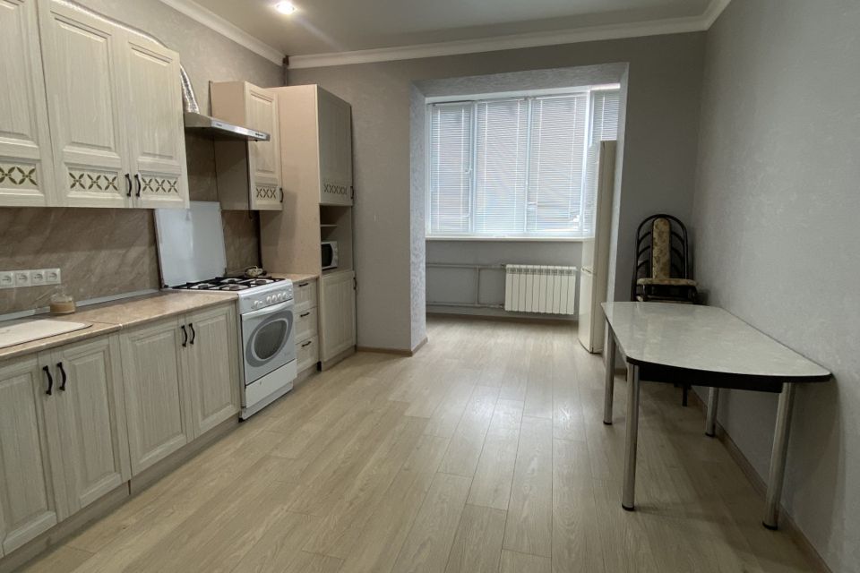 Сдаётся 2-комнатная квартира, 75 м²