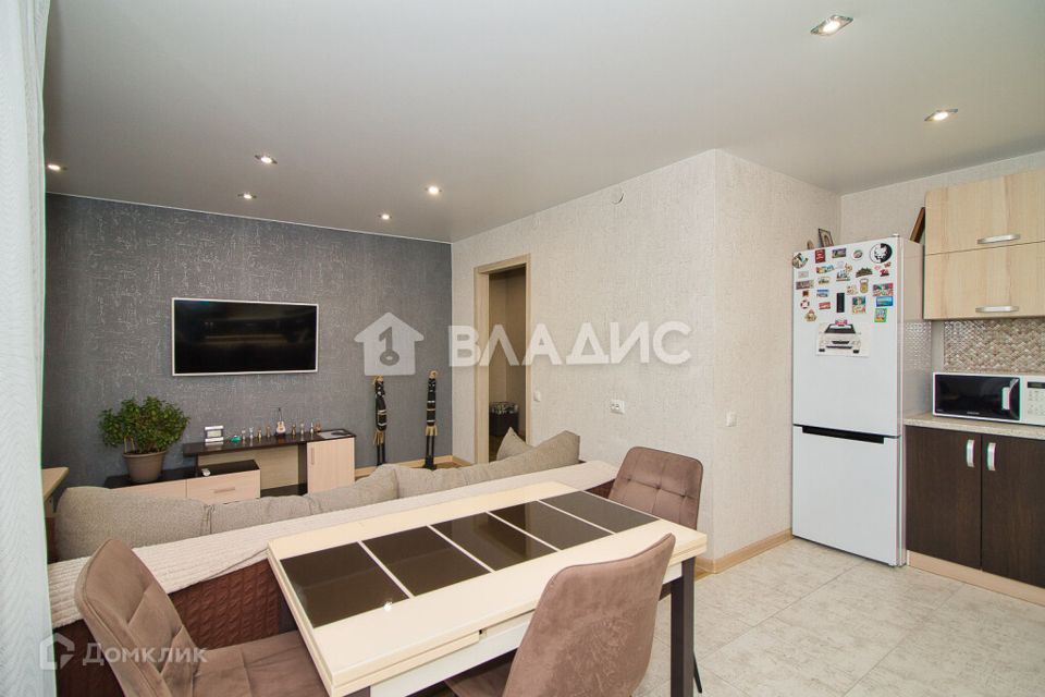 Продаётся 2-комнатная квартира, 71.4 м²