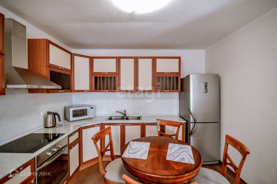 Сдаётся 1-комнатная квартира, 55 м²