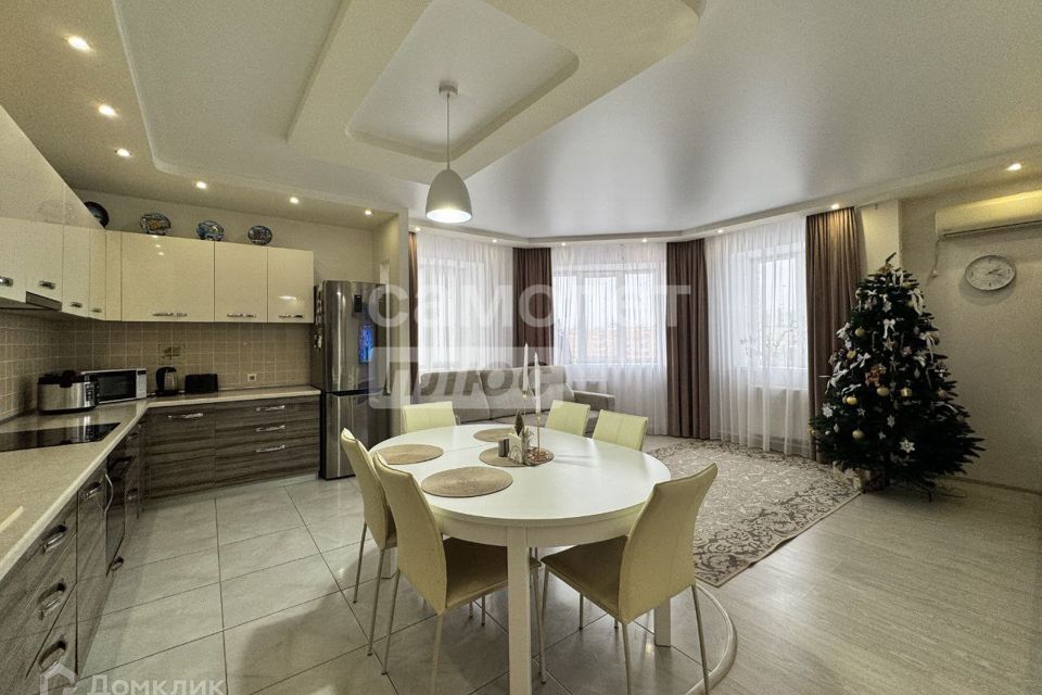 Продаётся 3-комнатная квартира, 90 м²